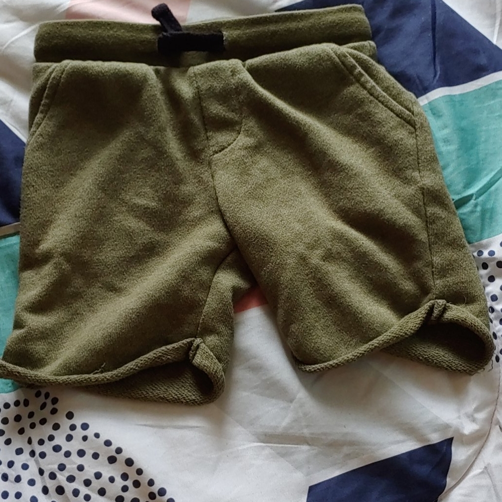 Boys green short